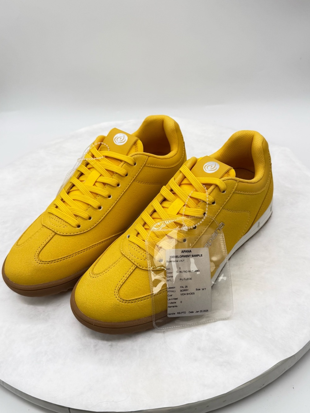NEW Apana Bright Yellow Men's Low-Top Sneakers. Size 7W